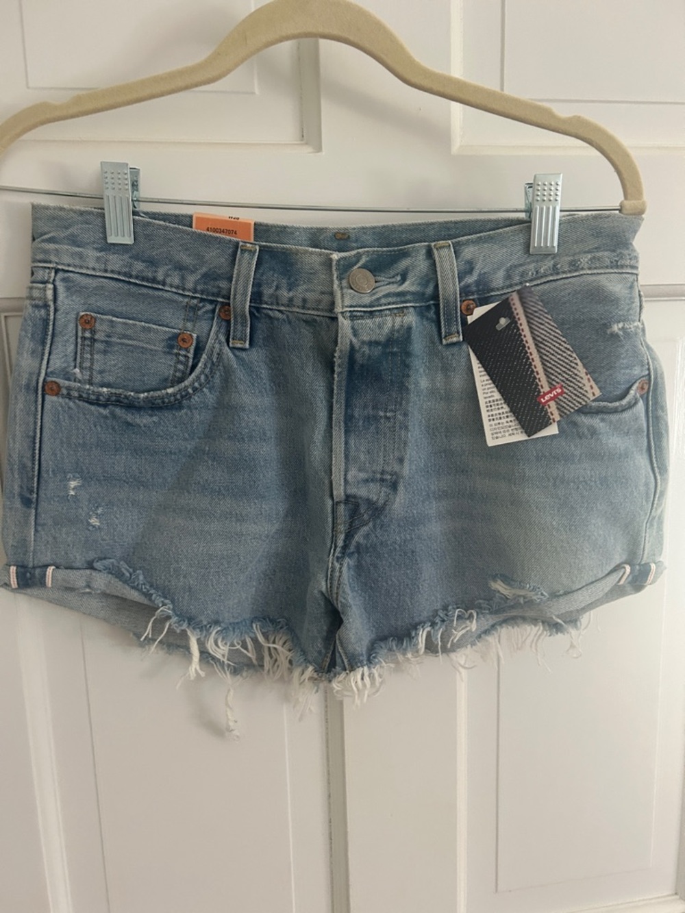 Levi's Women's Light Wash Frayed Hem Denim Shorts